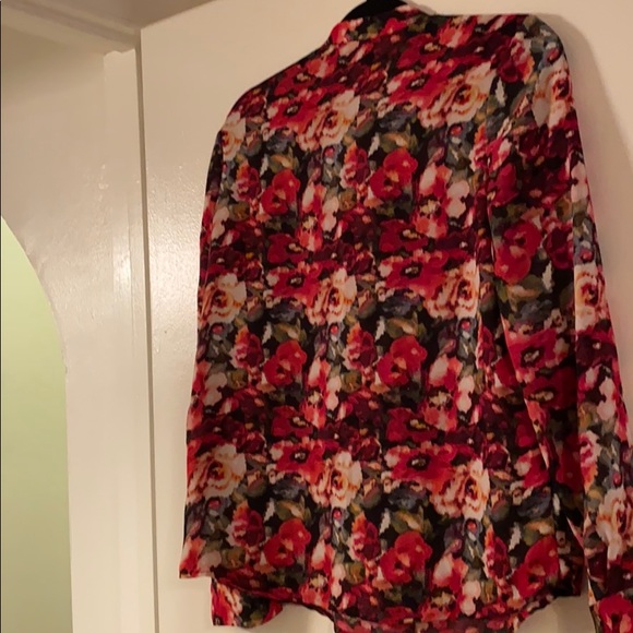 Beautiful Forever 21 floral blouse - Picture 9 of 10